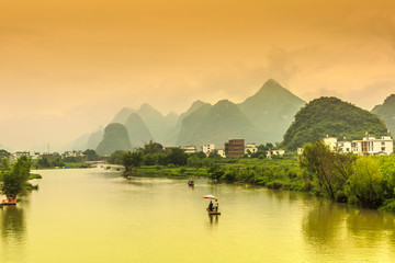 梦见虽有崩口但漂亮古青花瓷的预兆