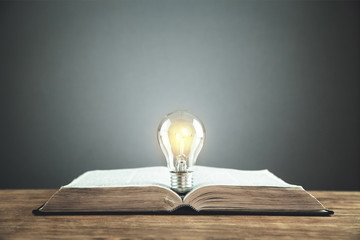 梦见虽有崩口但漂亮古青花瓷的预兆