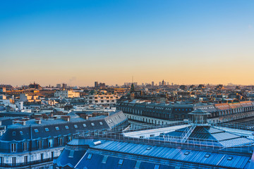 梦见虽有崩口但漂亮古青花瓷的预兆