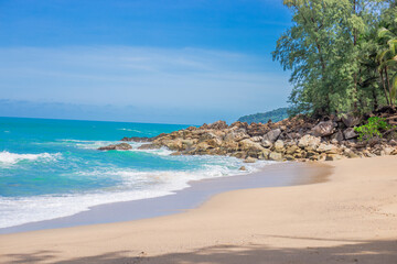 梦见虽有崩口但漂亮古青花瓷的预兆