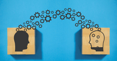 梦见虽有崩口但漂亮古青花瓷的预兆