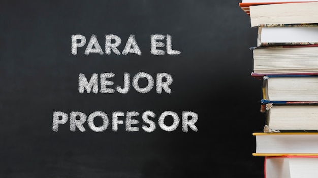 梦见虽有崩口但漂亮古青花瓷的预兆